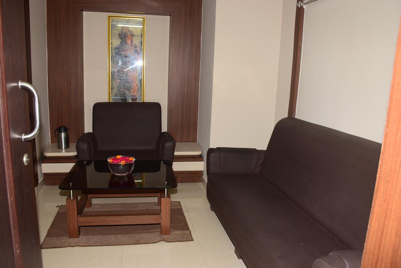 Hotel Landmark Puri Kültér fotó