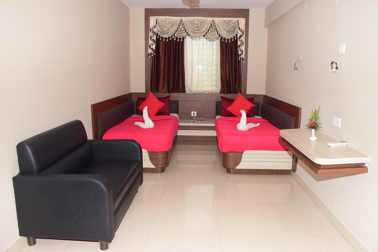Hotel Landmark Puri Kültér fotó