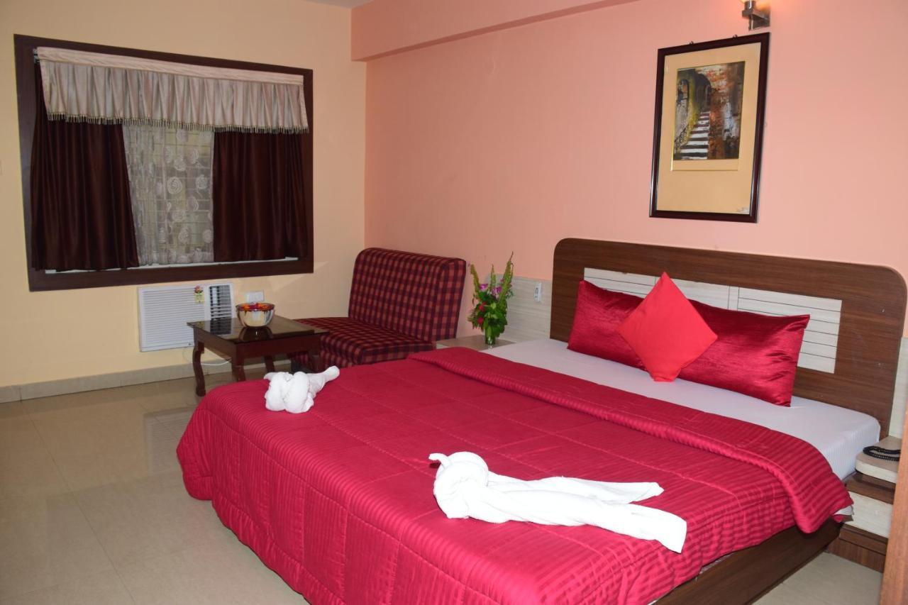 Hotel Landmark Puri Kültér fotó